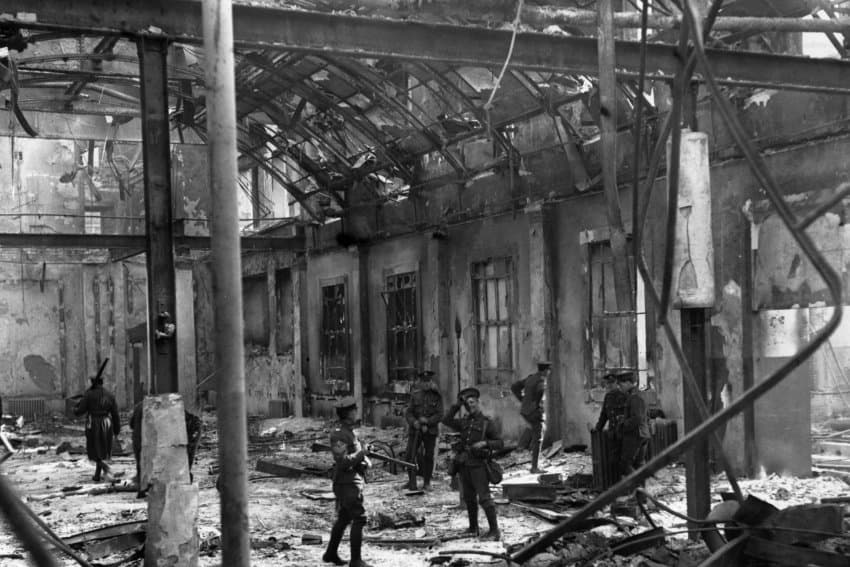 The ruined General Post Office, Dublin, in 1916
